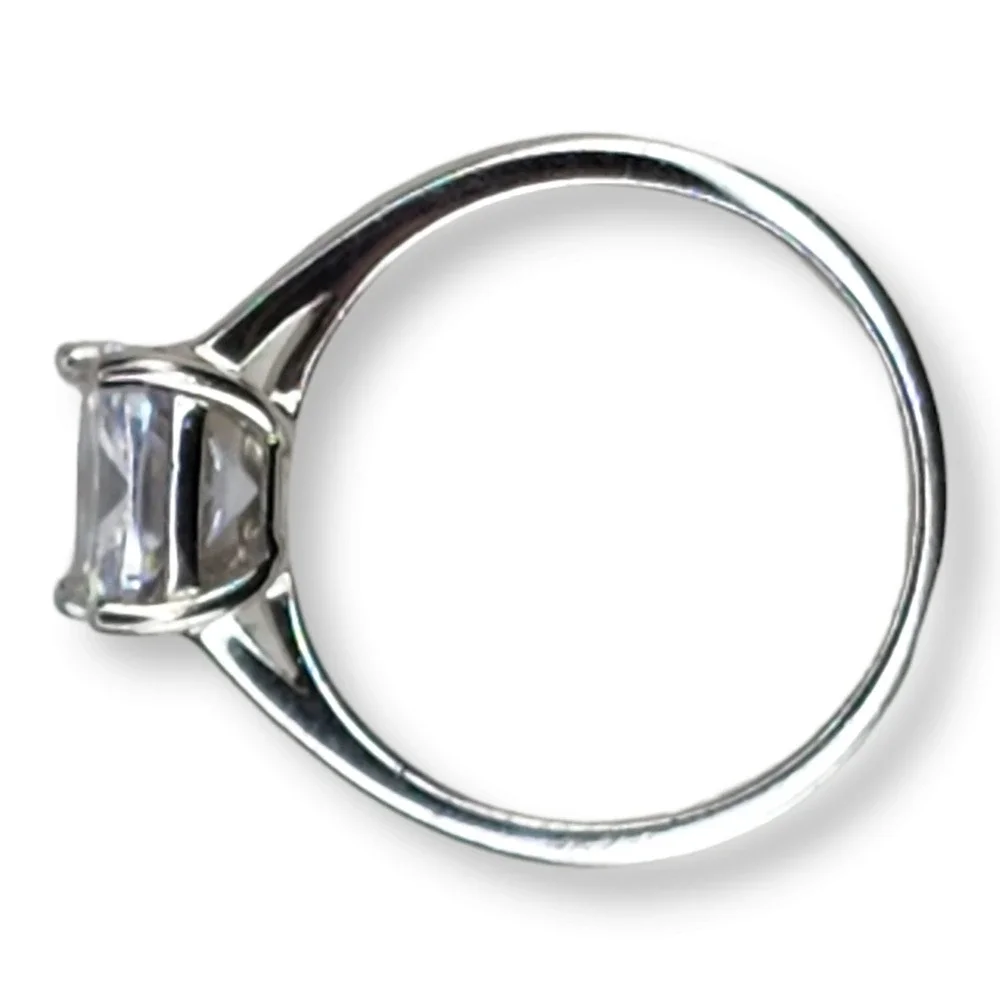Jeulia engagement ring